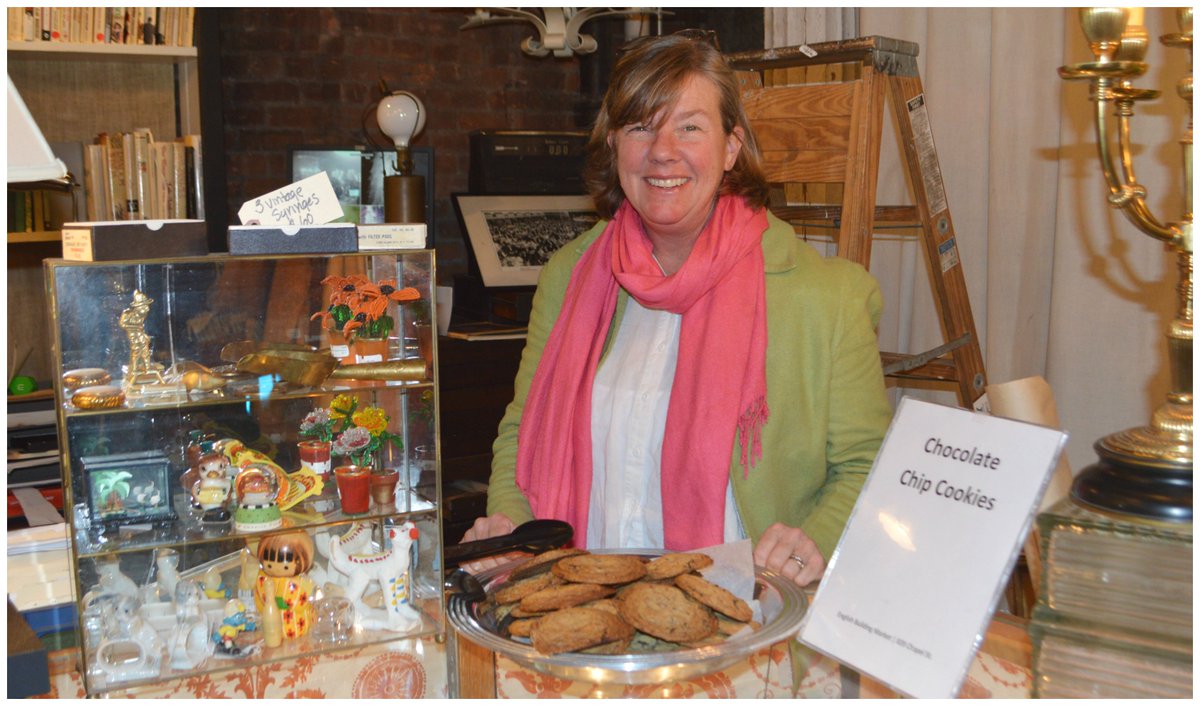 HomePlaceBlog's tweet photo. #FirstFriday in #NHV for #CookiesOn9 #CookieStroll in the #9thSQ! Read here==>> https://t.co/DIsx6dJMqg #On9 #CT https://t.co/p7fT6J8DwE
