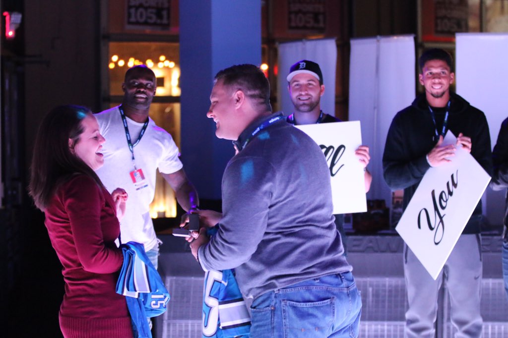 Lions's tweet photo. #Lions players helped pull off this surprise engagement @GoldenFutureFDN event. 

More 📷s: https://t.co/pqququSIqc https://t.co/saoSlXrWWu