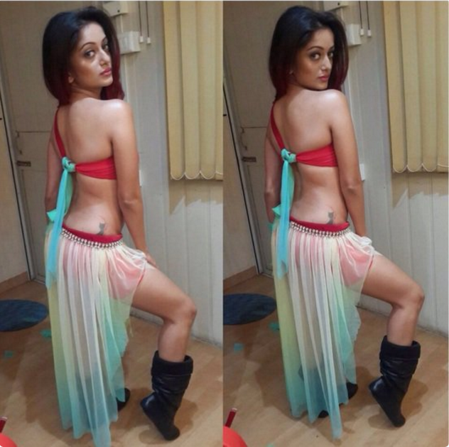 UltraMarathi's tweet photo. .@codeshpande सिनेमातील @manasinaik0302 चा हा ‘नॉटी हॉट लूक' कसा काय वाटला !!! 
@MarathiRT https://t.co/6V35kqQoMl