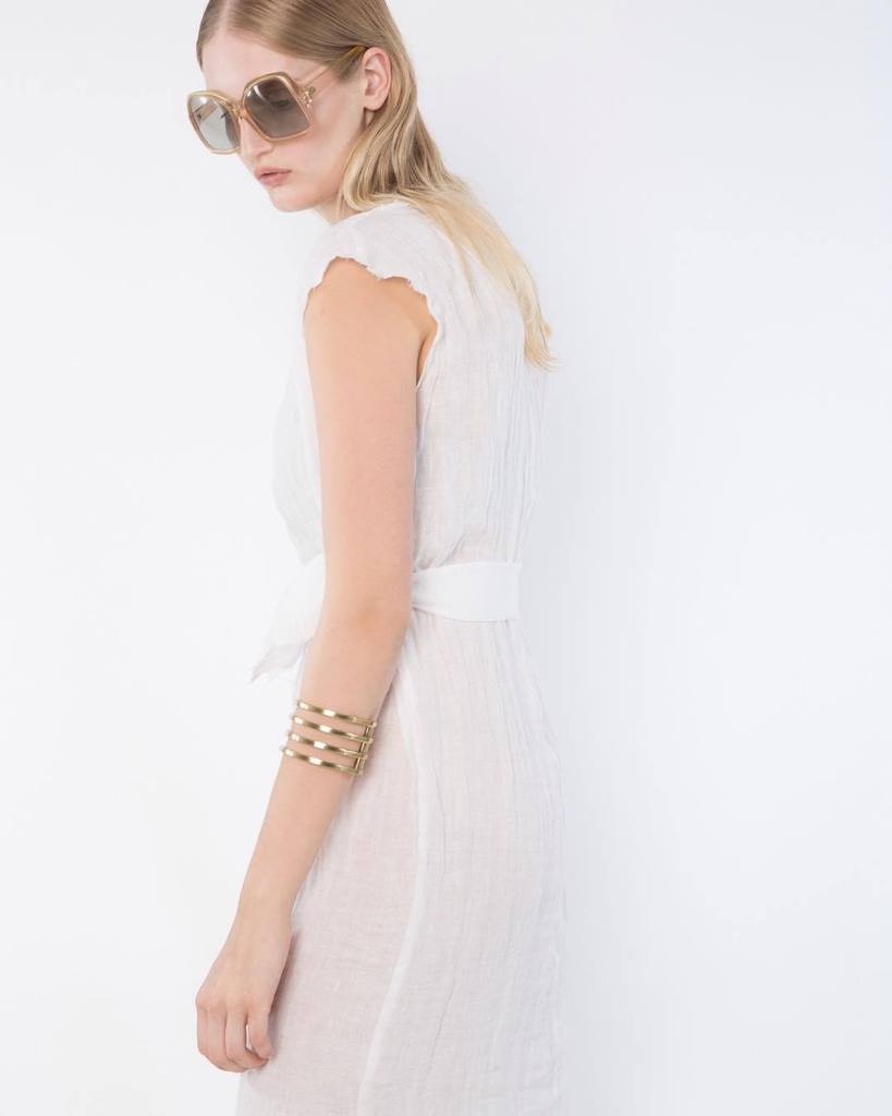 OVNAOVICH's tweet photo. YUS our updated website is now live  with our Chapter Four - A Peculiar Mishap.  #Tastro #Dress #linen ovnaovic… https://t.co/2KKnxMGb2s