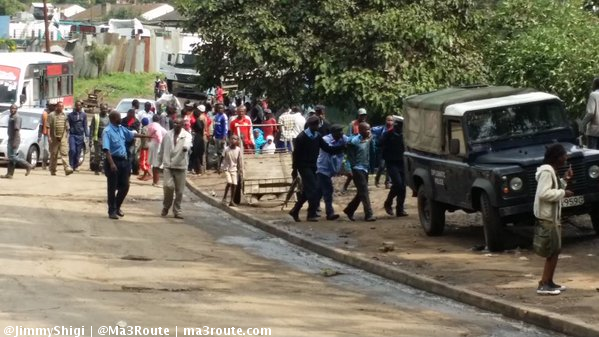 Ma3Route's tweet image. 14:24 #Embassava #KingsOfImpunity driver tried to run away from polic~more ⇢ ma3route.com/update/388925  via @JimmyShigi