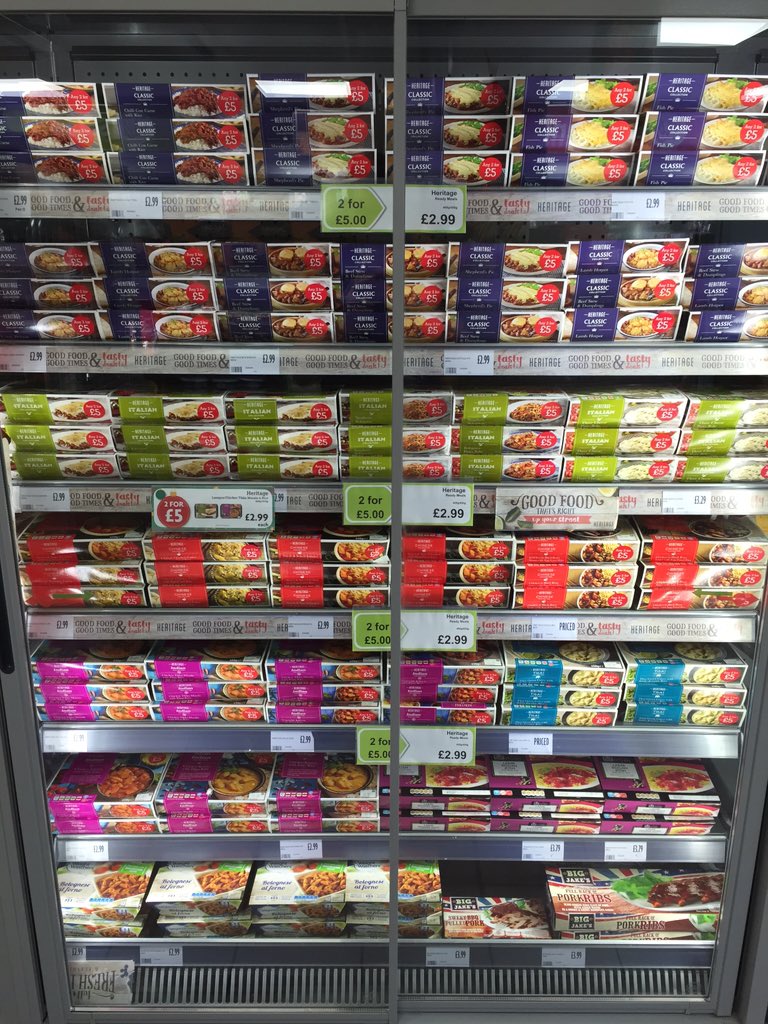 devereux_dan's tweet photo. @PaulalanDennis ready for dinner at Benfleet.....2for£5 https://t.co/8hGdR6qzWD