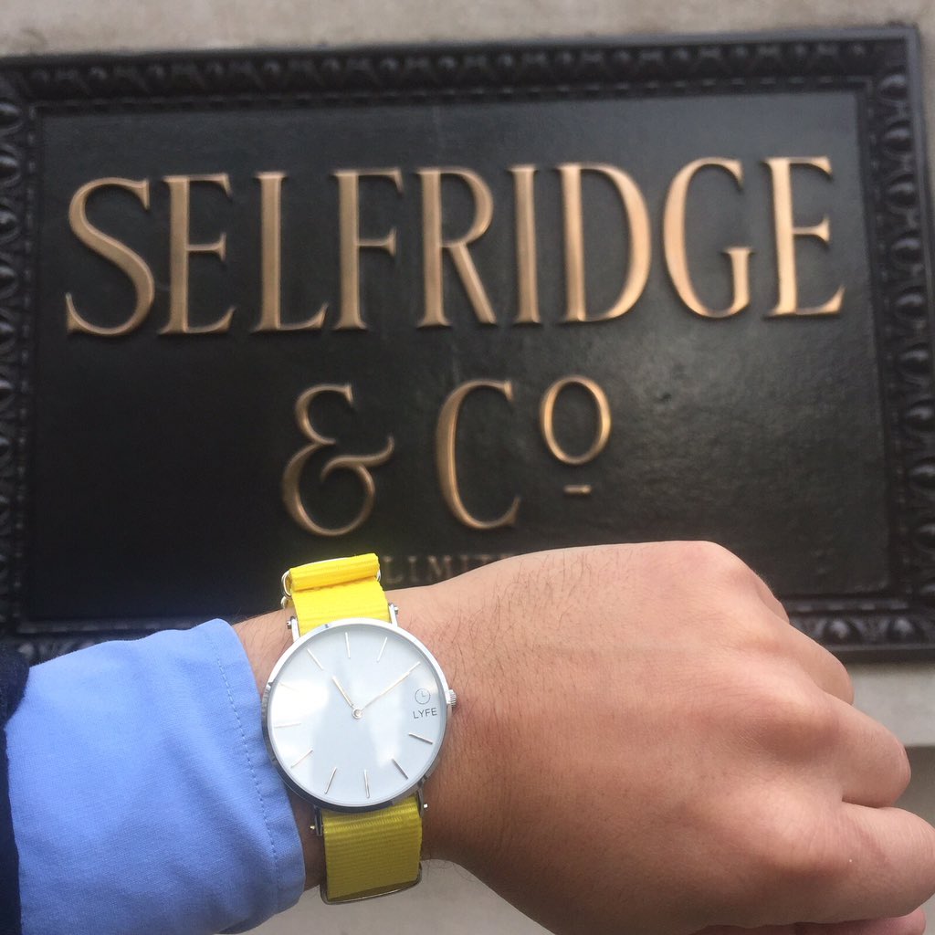 lyfewatches's tweet photo. Time to buy her something special π#lyfestyle #lyfechanger #lyfewatches #london #selfridges #natal #navidad #xmas https://t.co/OnFGoKNvCI