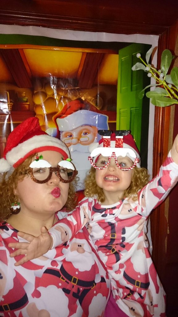VeeJay78's tweet photo. @PG_Live we're coming at you with the mistletoe! #PGsantaselfie https://t.co/mIt1sayiOn