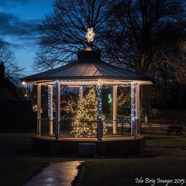 IslaBrigImages's tweet photo. The Christmas tree Bandstand #inkeith #Moray https://t.co/sTAo4nz4U6