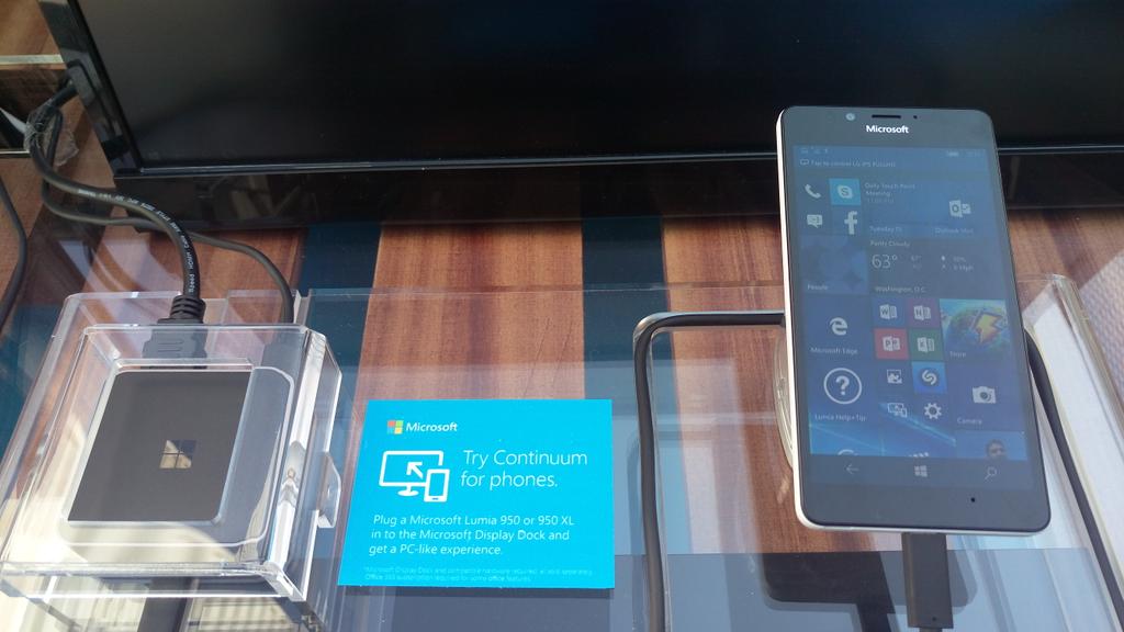 Microsoft Lumia 950, Lumia 950 XL and Continuum Display Dock