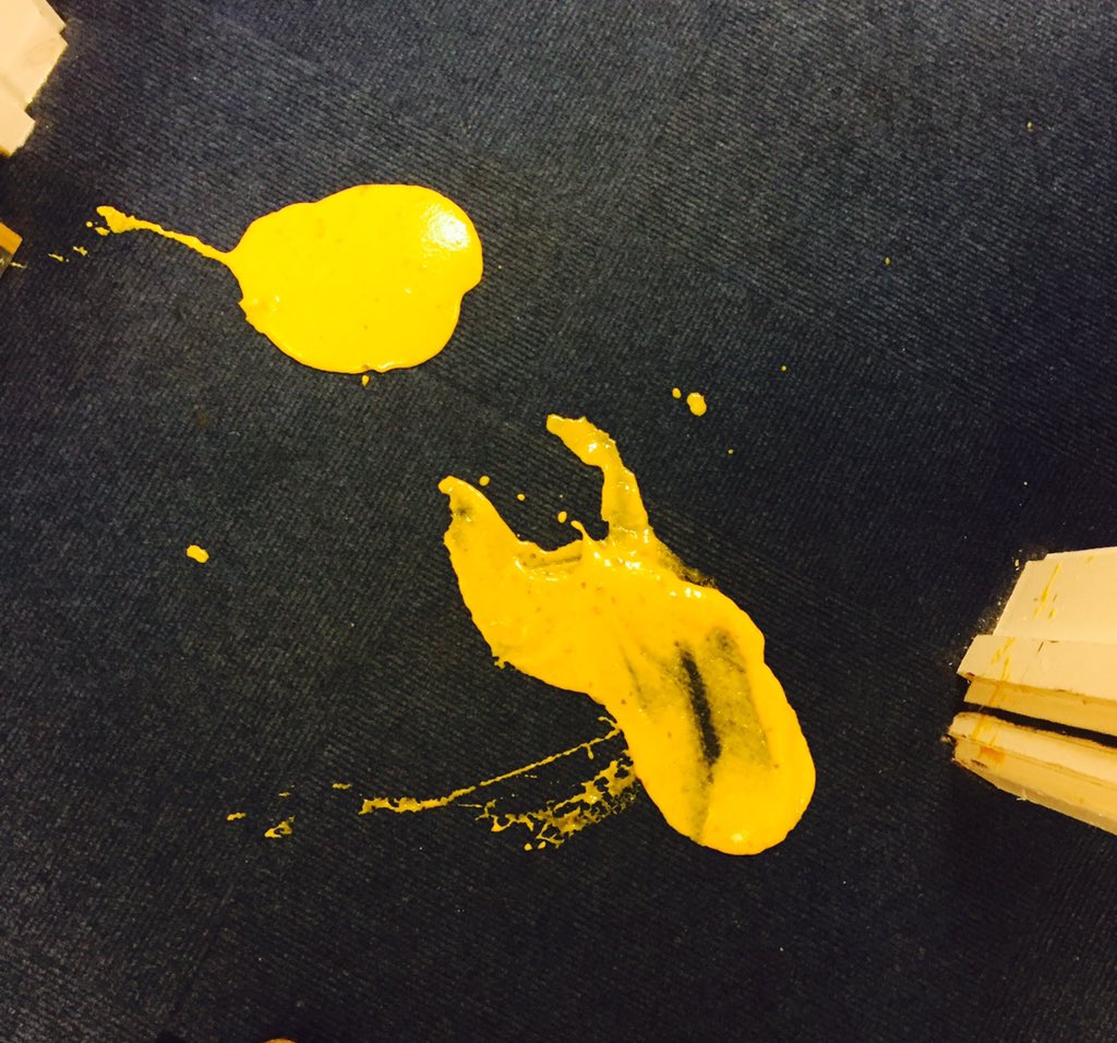 nickiebaker's tweet image. Nothing beats walking into work and dropping your lunch on the floor.... #PerfectStart