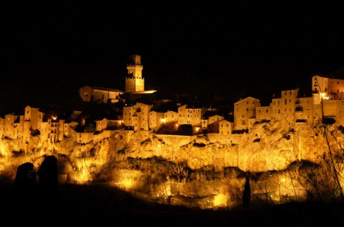 atmilano1's tweet photo. E perchè non #festeggiare #capodanno in un Antico Borgo fuori #milano? https://t.co/uUGRowhSSw #castello #2016 https://t.co/Pn3v1yyvhq