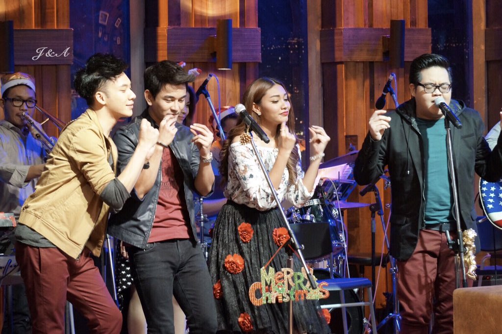 j_a_lovetum's tweet photo. #ซุปตาร์ปาร์ตี้ #4โพดํา #tumwarawut #gamwichayanee #domejaruwat #gunnapat https://t.co/yi8BCDuUlz