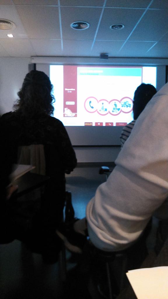 uciero's tweet photo. Hoy aprendemos #RCP2015 con la magnífica Dra Eva Treviño... cc @PauMatalap @chpcastellon https://t.co/jzqagUHnbe