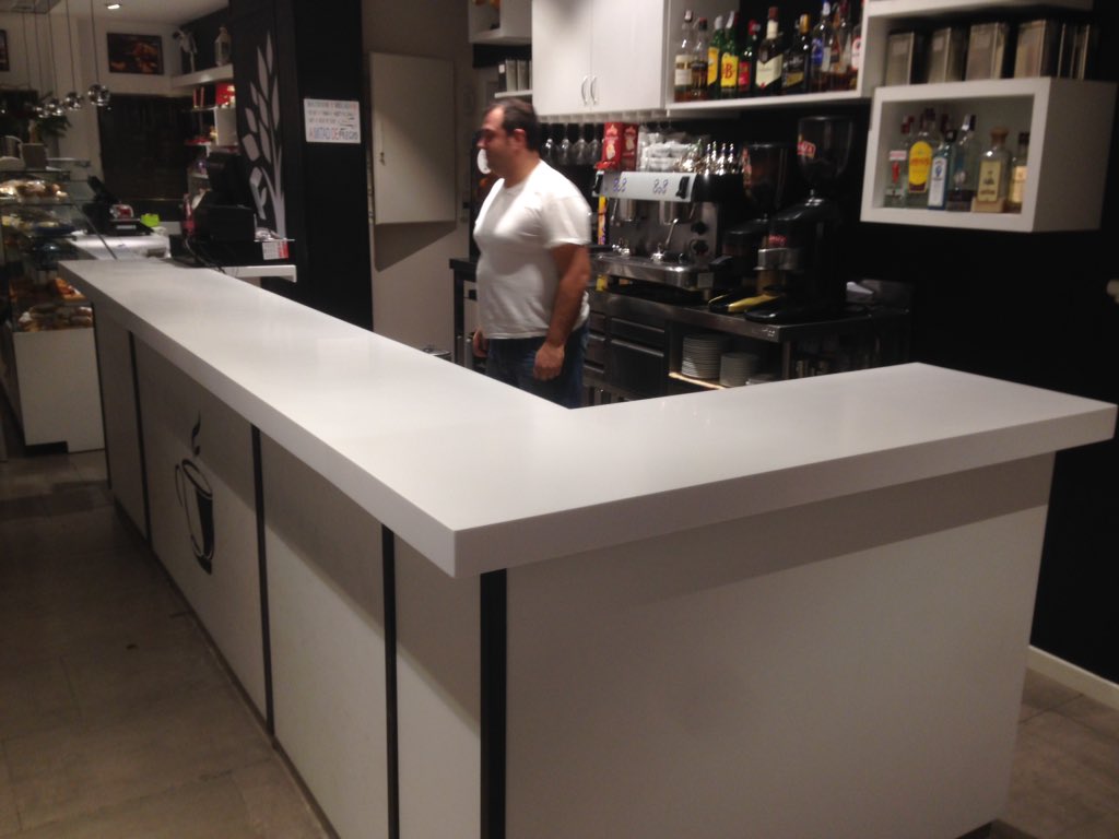 ar_solidsurface's tweet photo. Barra en @HIMACSEurope  para #cafeteria Pan y Chocolate.El límite lo pones tu. #arquitectura #diseño #interiorismo https://t.co/oenesmusS3