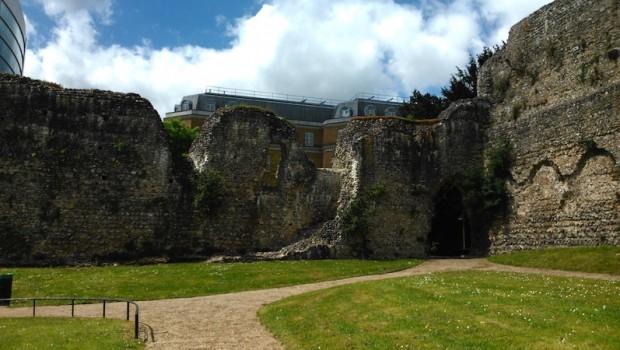 ding_dinguk's tweet photo. Amazing news! Reading Abbey is set to reopen by 2018 https://t.co/q8QF8qrPNj #rdguk https://t.co/3bOe8y3B6j