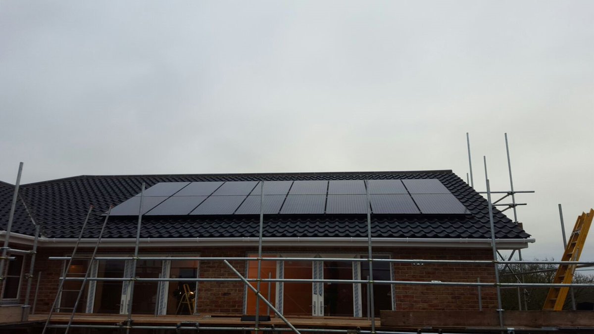 MawGreenSolar's tweet photo. Even the bad weather didn't stop us from doing another fab solar installation #Solar #Norwich https://t.co/ydMxIYsrlJ