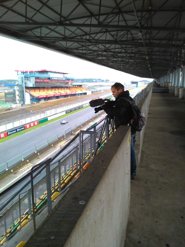 mauraisin's tweet photo. Tournage #passionLM24 avec Tito Ganot @MaxiRENAUD @Gregooney #Bugatti @24heuresdumans https://t.co/YqKGVUrCRc