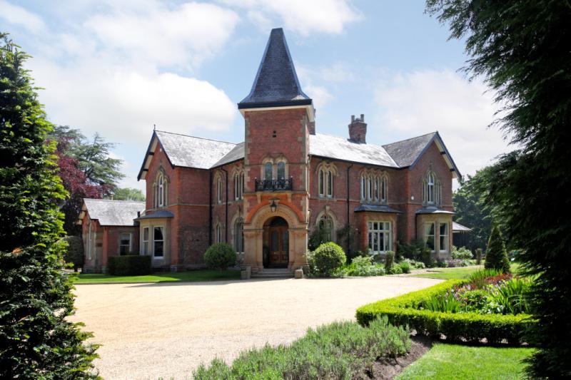 We'd happily take that!! <a href="/rightmove/">Rightmove</a>'s most viewed of 2015 buff.ly/1P2USG1 #property