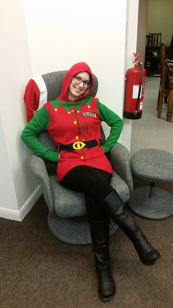 InstantFurn's tweet image. Felling #festive in here today with #buddytheelf!!