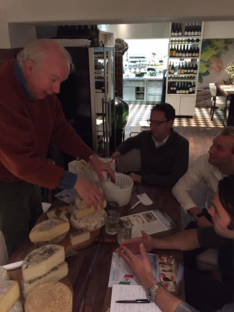 Genieten van authentieke smaken. 
Kaasmaker 'Oudwijker' vertelt....