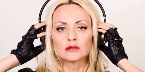 Fox4Latoya's tweet photo. Мадонна исполнила «Imagine» в центре Парижа https://t.co/hXLZZOdPN7