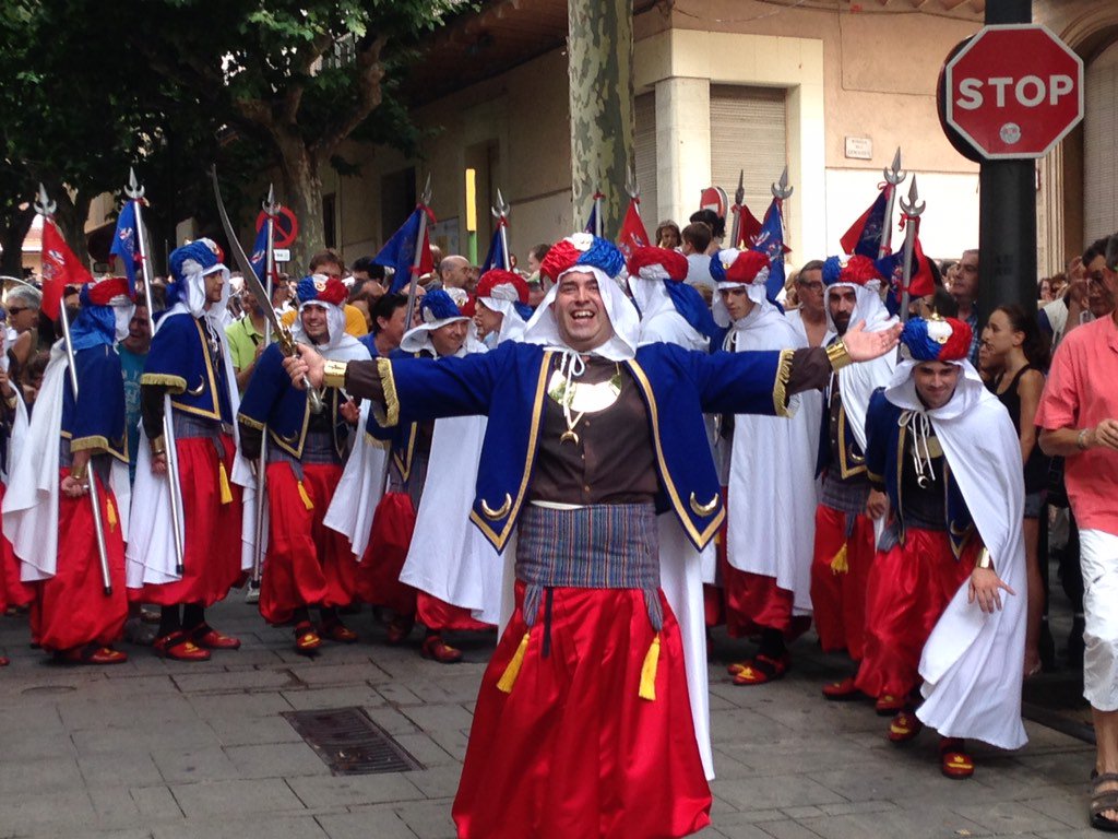 AnyBequetero's tweet photo. Avui és l'últim dia 15 de l'Any Bequetero! Moltes gràcies i Glòria a Les Santes i a Gustavo Pascual Falcó! https://t.co/YuEuF19sYm