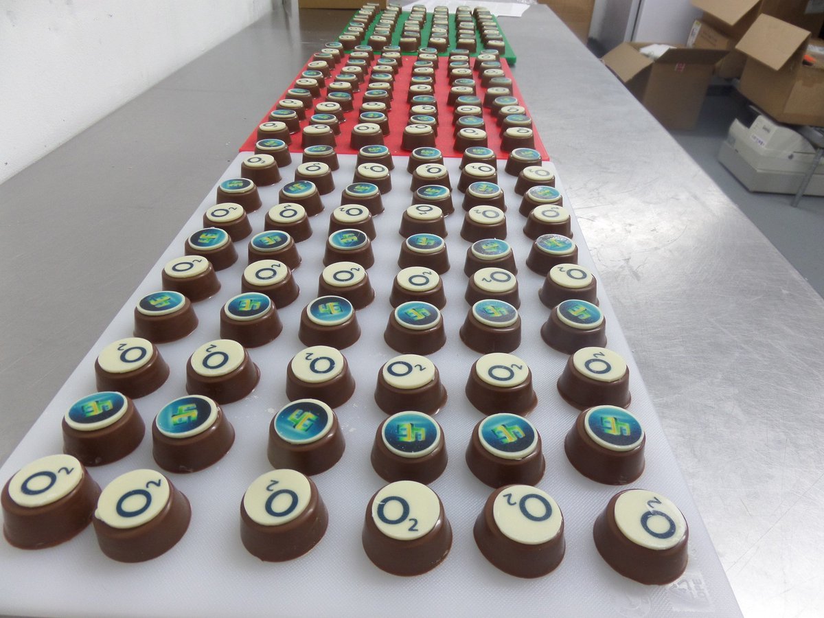 owowsueday's tweet photo. Oooh I do love a tasty #logo! #chocolate #branding for 2016 https://t.co/71JnEhaWJW