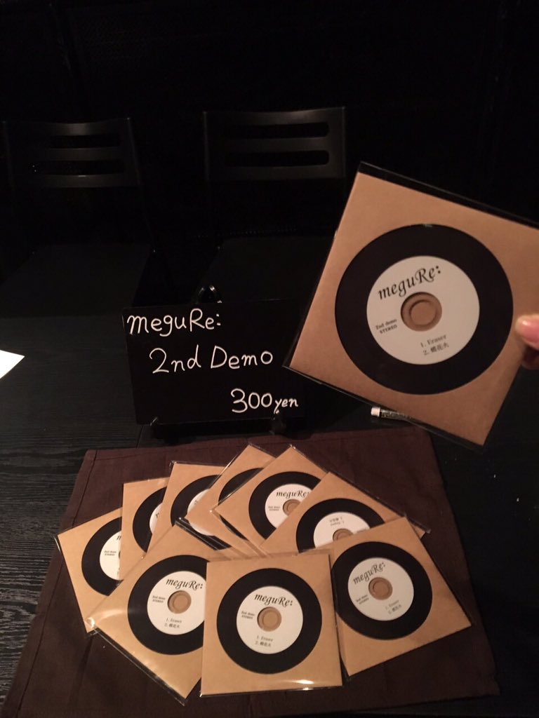 megure_return's tweet photo. 2nd Demo CDもたくさんの方に買っていただいて本当に幸せです。
よめ、PeoNy.、cineterie本当にありがとうございました！

次回は1/19吉祥寺PlanetKでお会いしましょう！！！ https://t.co/6iGCLbhcgd