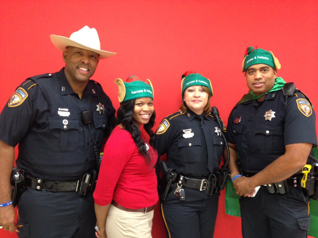 ESAbernathy's tweet photo. Amazing Heroes &amp; Helpers Event at T1336 Houston - great job! @therealdmck @kateoc226 https://t.co/Jzty5xrHii