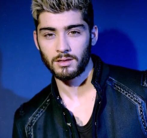 PmoMary's tweet photo. Я. Не. Могу. Дышать 😍🍌
#pleaseComeBackOneDirection https://t.co/1S4nEmkleJ