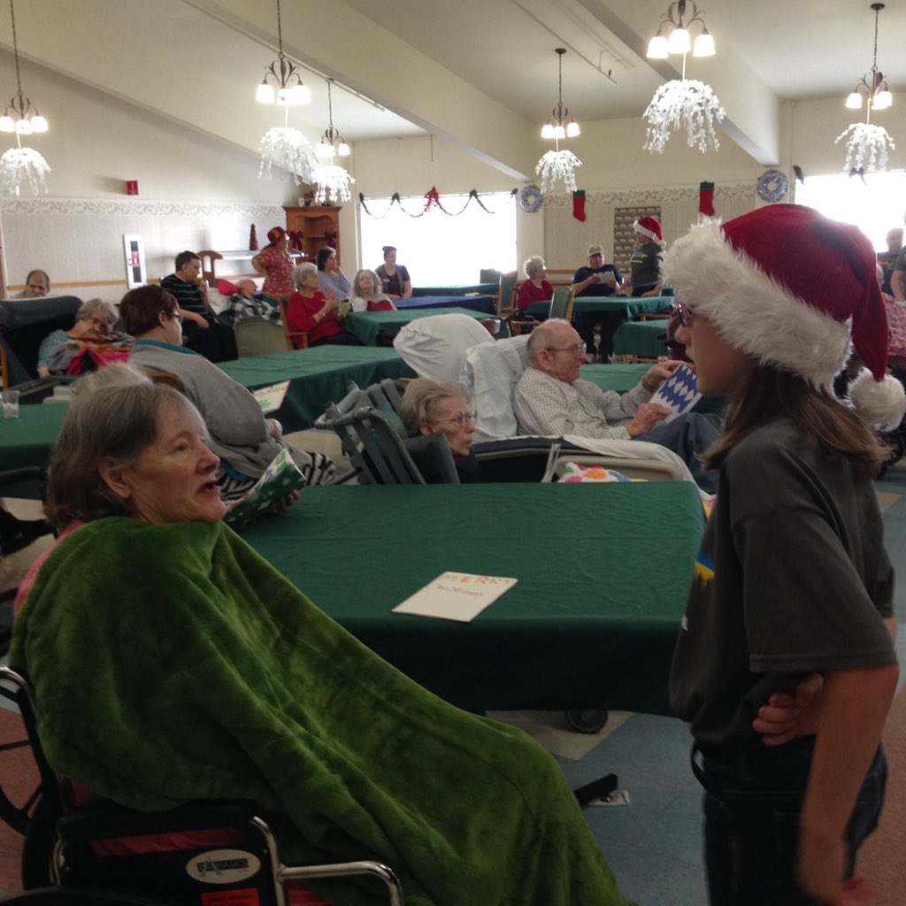 KCS_Lincoln's tweet photo. Sharing Christmas cards with Holston Manor friends. https://t.co/7RsOSvxj2A