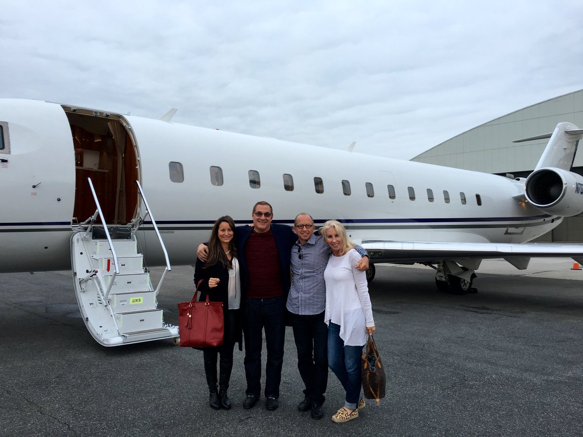 JetSmarter's tweet image. The Challenger 850 is the quintessential way to fly private between NYC and South Florida. #ReadyJetGo #JetShuttle