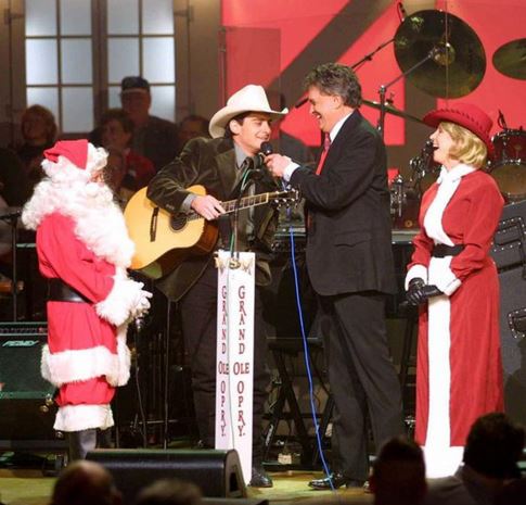 PACRadioShow's tweet photo. On this day 15 years ago... @BradPaisley was asked to become the newest @Opry member! #Opry90 #BradOpry15 https://t.co/rkdnc7IbNE