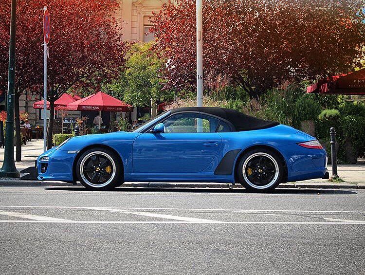 OnlyCarrera's tweet photo. Speedster 😍
Pic by @lambo_royce 
#Porsche #997 #997speedster #metallic #blue #german #porsche911 #speedster #carbon… https://t.co/KcY9vpzzgw