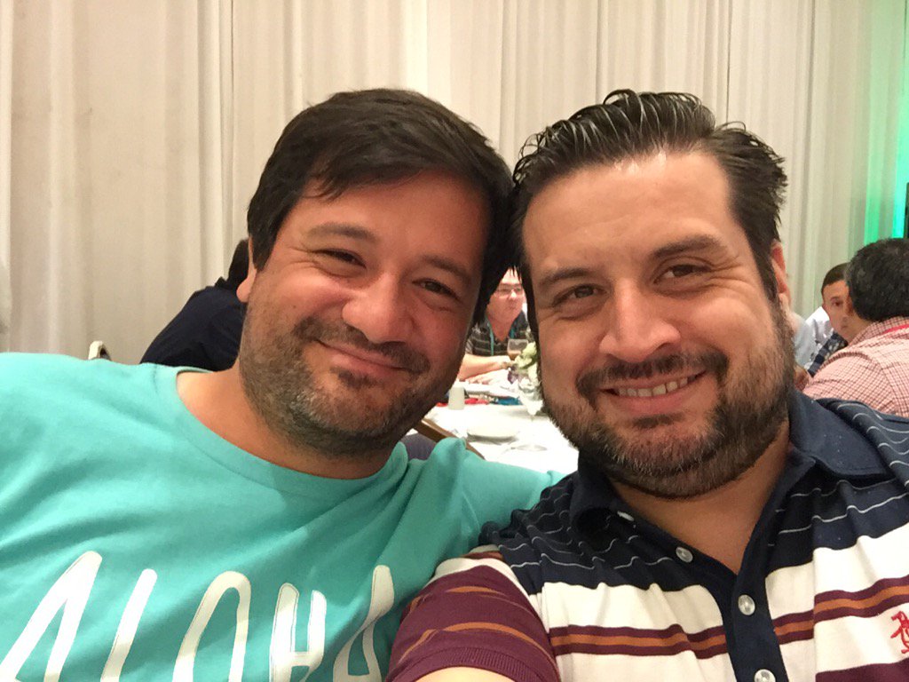 MaxiCordoba's tweet photo. #EDD2015 con mi amigo @SebitaC !! https://t.co/sY8nekIm9M