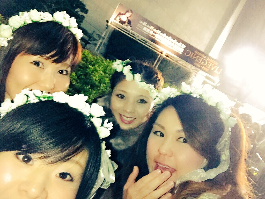 GM08519928's tweet photo. 花冠とか初めてつけたw
#安室奈美恵 #GENEC https://t.co/ifA7r8ewkb