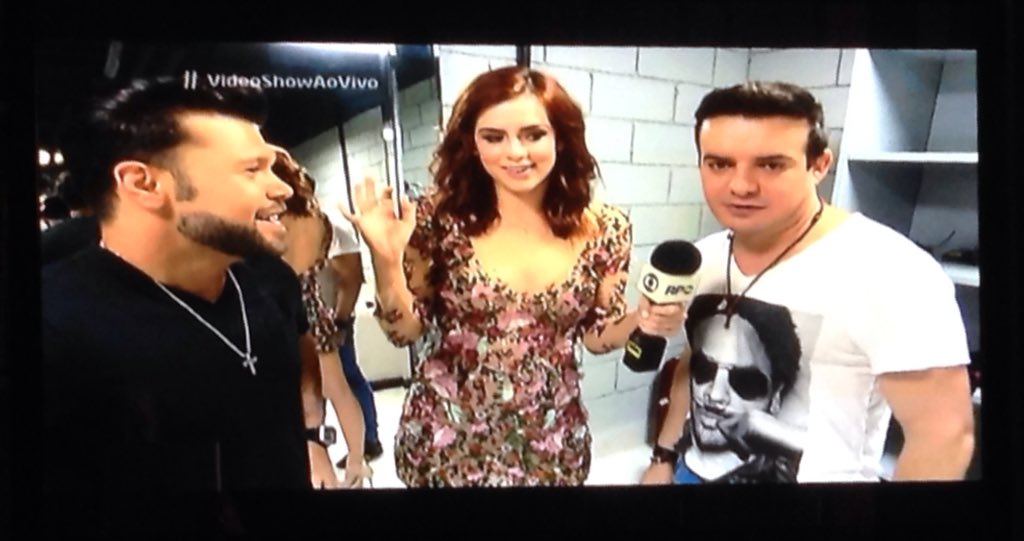 PortalSophiaA's tweet image. Olha elaaaa! Sophia nos bastidores do Loop 360º como "Repórter por um dia" no Vídeo Show! SophiaAbrahãoNoVídeoShow