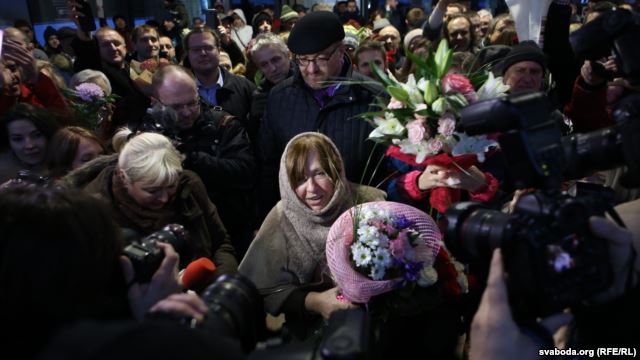 #NobelPrize in literature #Alexievich is met in #Minsk airport after her return from #NobelWeek in #Stockholm