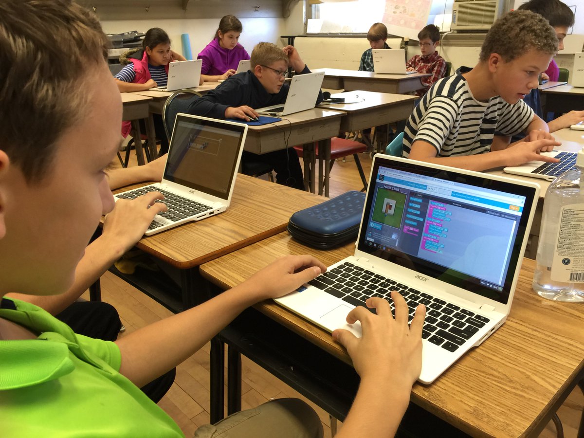 BRCSchool's tweet photo. BRCS 7th Graders participated in the #HourofCode challenge! https://t.co/AhbPvAKV70