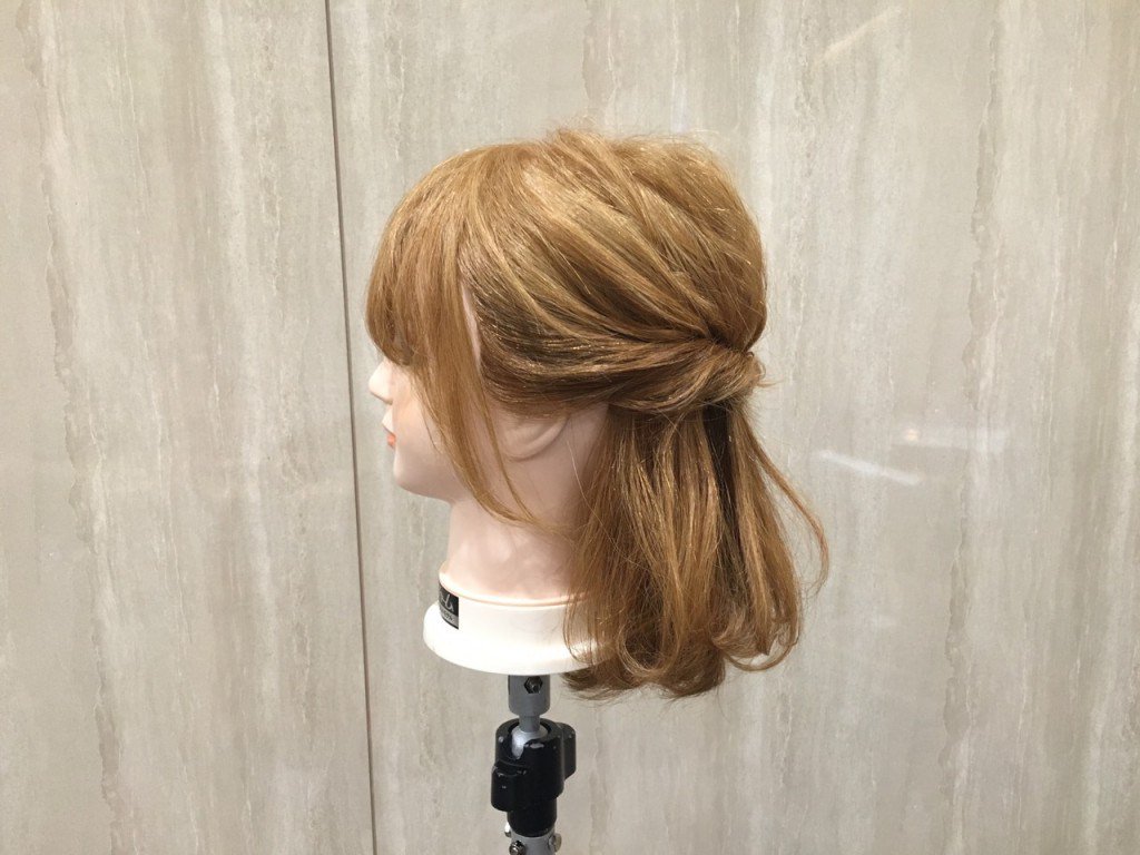 ねじりハーフアップ ねじりハーフアップ