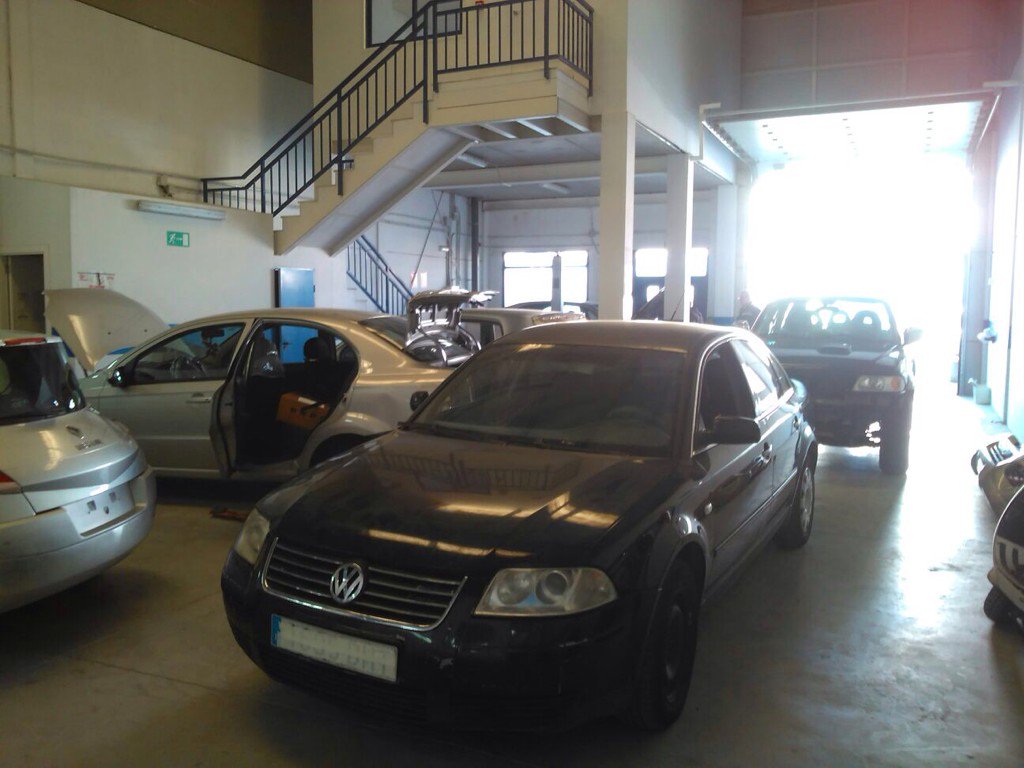 T_Cubecar's tweet photo. Promocion de navidad traiga su coche a todo riesgo sin franquicia y llevese una tablet de regalo en talleres CUBECAR https://t.co/f5DRO0VFH9