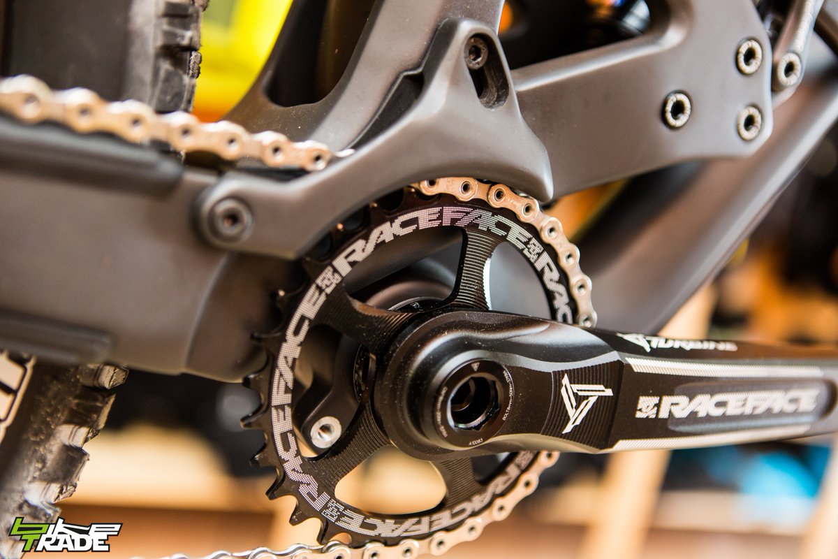infobiketrade's tweet photo. #evil #bike #met #carbon #enduro #enduromtb #endurorace #race #cool #beat #chain #raceface #evilbike #biketrade https://t.co/siPb4pkDkh