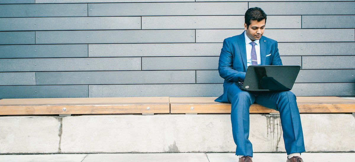 Retail365's tweet photo. "@hootsuite: 10 steps to create a Facebook business page (the right way): https://t.co/zok0vhCPTM https://t.co/N14lXpVf4I"