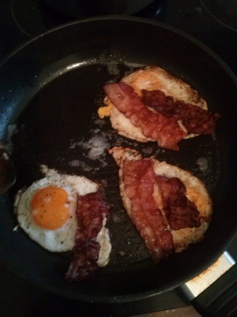 FlieserAktuell's tweet photo. Guden Morgen.
#bacon #Spiegelei #eigelbs #Frühstück #FlieserHarmonie https://t.co/r0fWxHd5Av