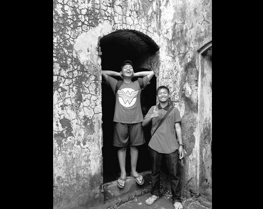 eclipse8c's tweet photo. "Terkadang hanya dengan satu senyuman palsu,kita mampu menyembunyikan begitu banyak rasa sakit." https://t.co/twzatUSy0q