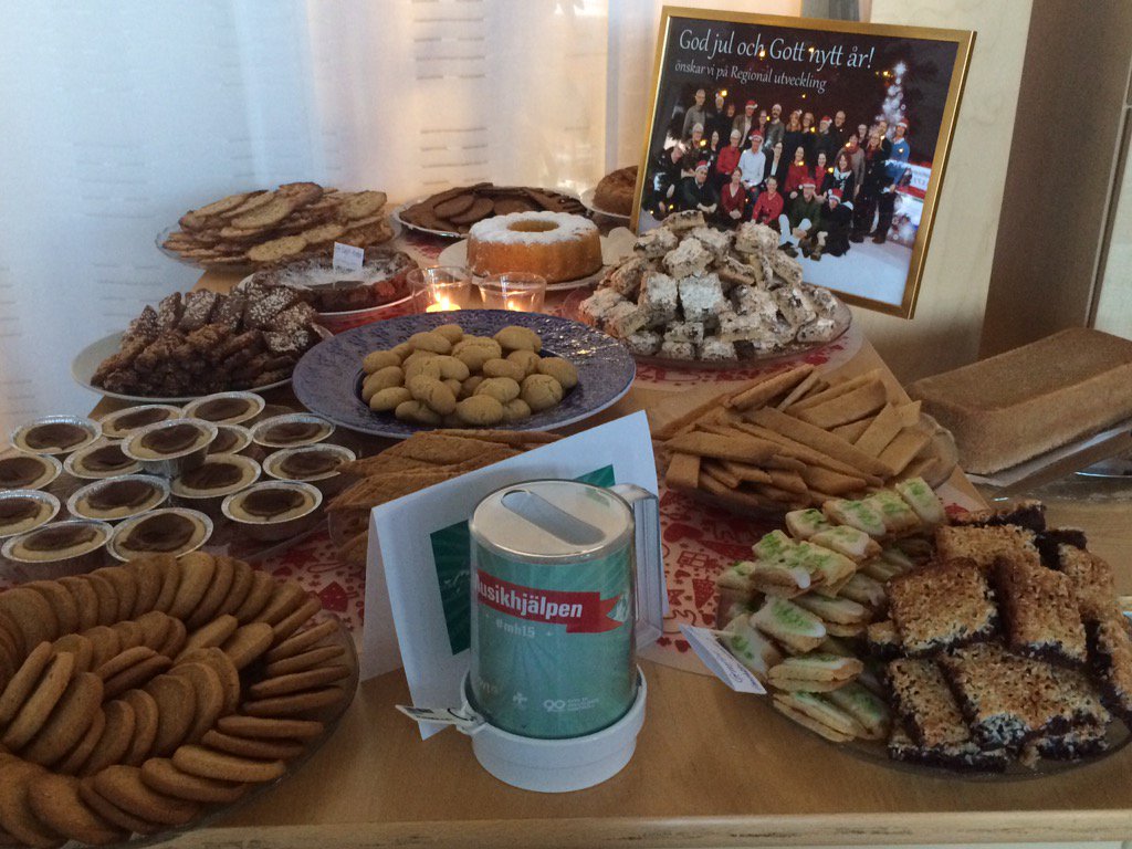 Hunnershage's tweet photo. Regional utveckling bjuder på fika till förmån för #mh15 #regionost https://t.co/YEOwUkhJl1