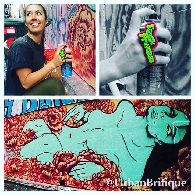 UrbanBritique's tweet photo. #Love meeting #Artists @littlepinkpills #CaughtReppin #Urbanbritique #Jewellery #worldwide #UbYou #Graffiti #Art https://t.co/cohFowLfDE