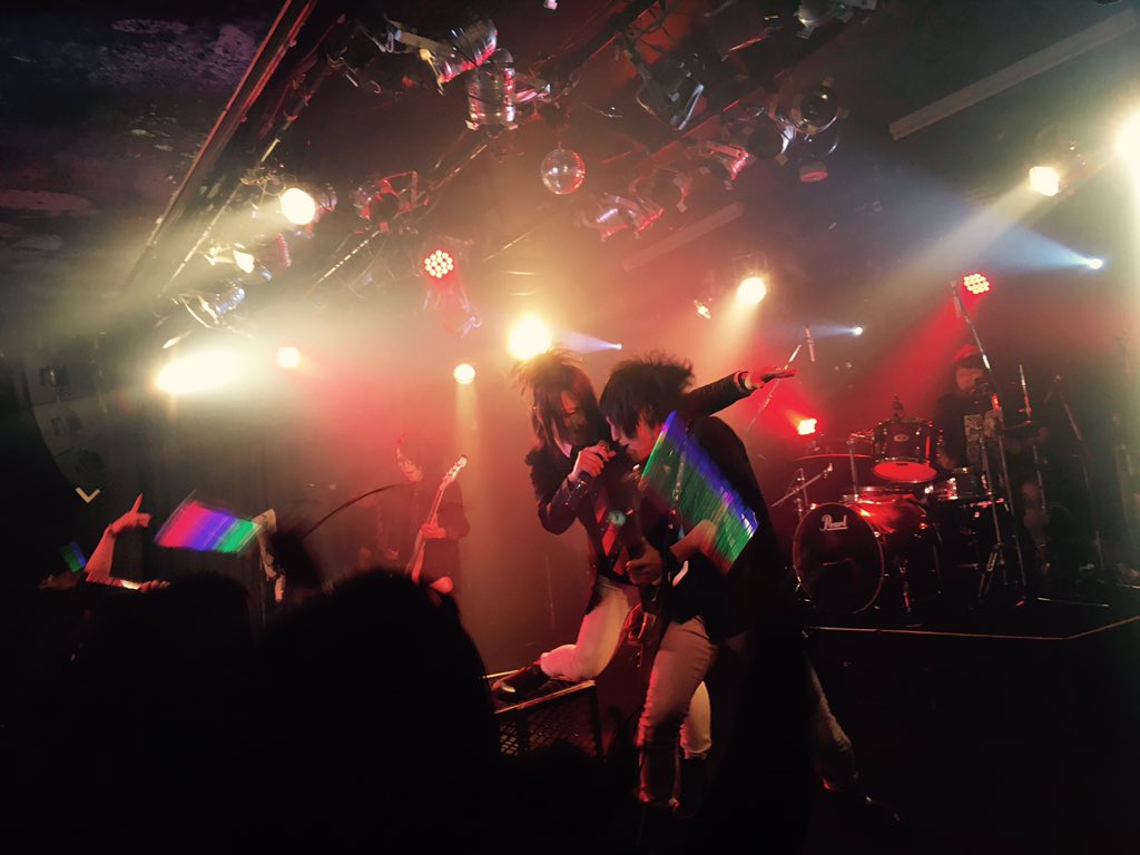 MURASAKIstaff's tweet photo. DEEP RAVEさん、ワンマンありがとうございました!
1.東京GAME
2.まほろば
3.AROWANA
4.GIANT KILLING
5.遠い昔、僕は夢を見ました
#MURASAKI #DEEPRAVE #池袋EDGE https://t.co/yKpG7TAo8g