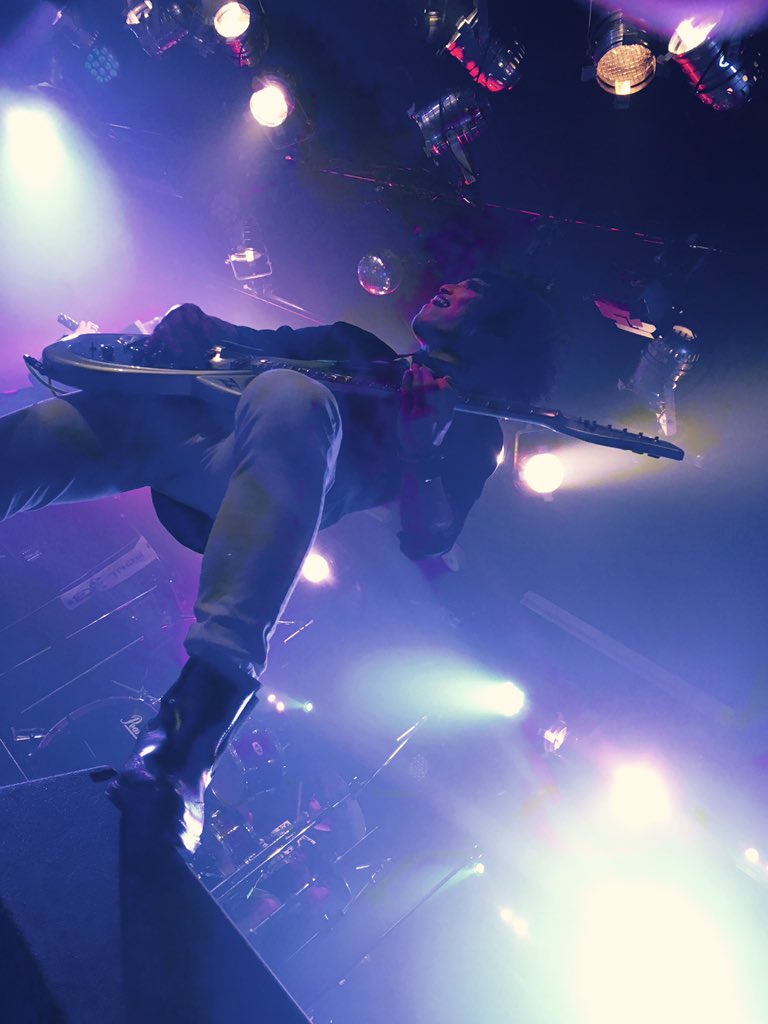 MURASAKIstaff's tweet photo. DEEP RAVEさん、ワンマンありがとうございました!
1.東京GAME
2.まほろば
3.AROWANA
4.GIANT KILLING
5.遠い昔、僕は夢を見ました
#MURASAKI #DEEPRAVE #池袋EDGE https://t.co/yKpG7TAo8g