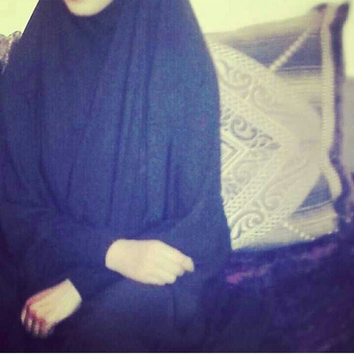 علي الماخله صوره على الحياطين
علي معلك صور بکلوب ناسـه
علي مالبس تـاج وي لسلاطين
شال الفقرا حطهم فوک راسه
.
..
.
.