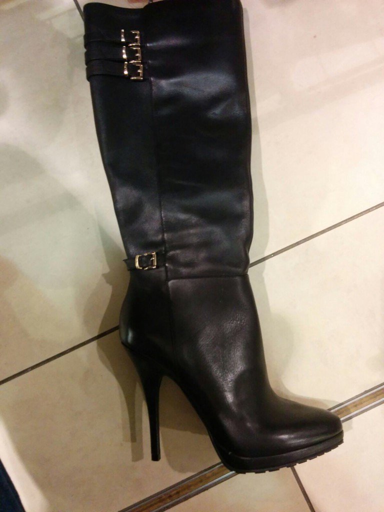 BloodyRedhead's tweet photo. New boots ;) https://t.co/2WPu33qbR2