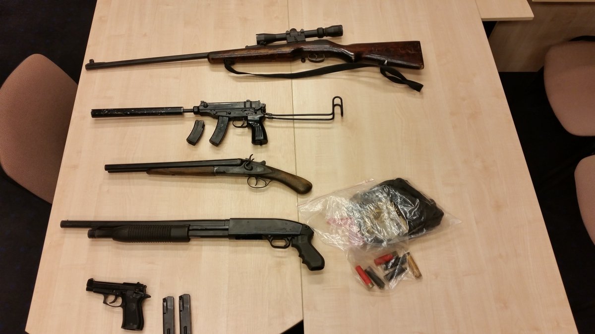 Valsts_policija's tweet image. Aizturēts marihuānas ražotāju tīkls un likvidētas trīs audzētavas.

Plašāk: facebook.com/media/set/?set…