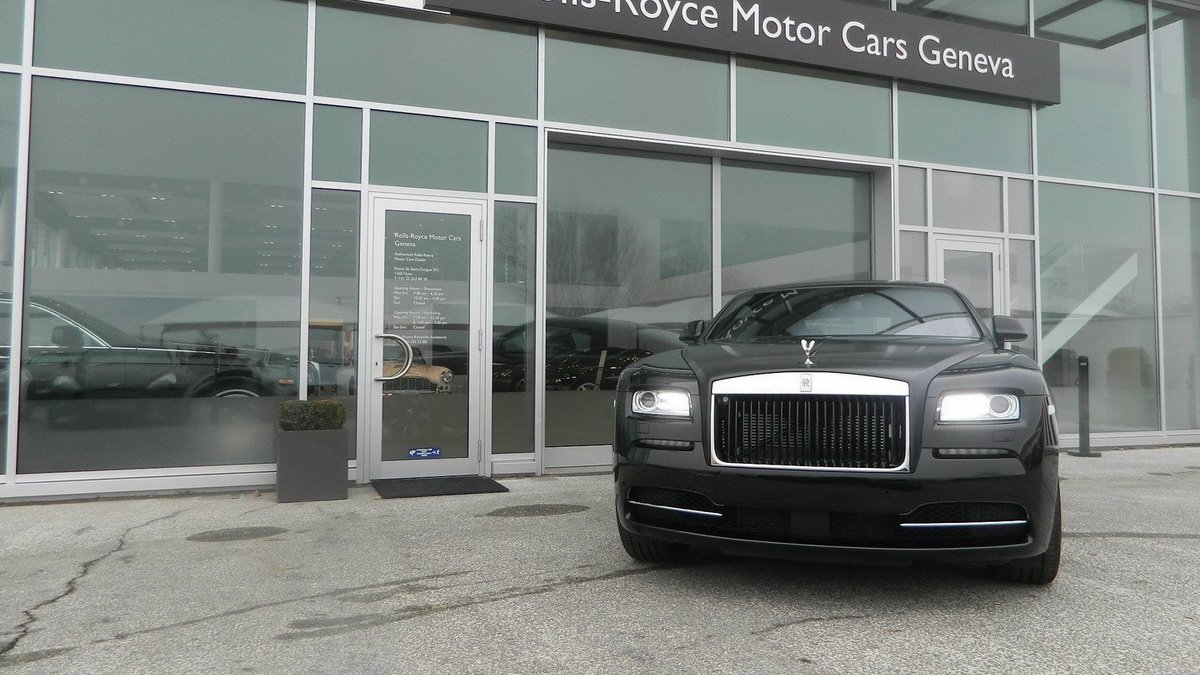 dochoixehoi's tweet photo. Ra mắt #RollsRoyce #Wraith #CarbonFiber https://t.co/3ot5KsY1td https://t.co/DUkqF2KB3e